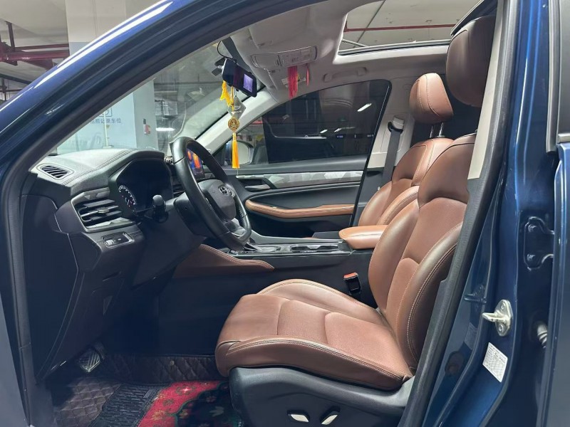 成都22年吉利远景3