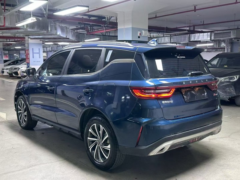 成都22年吉利远景8