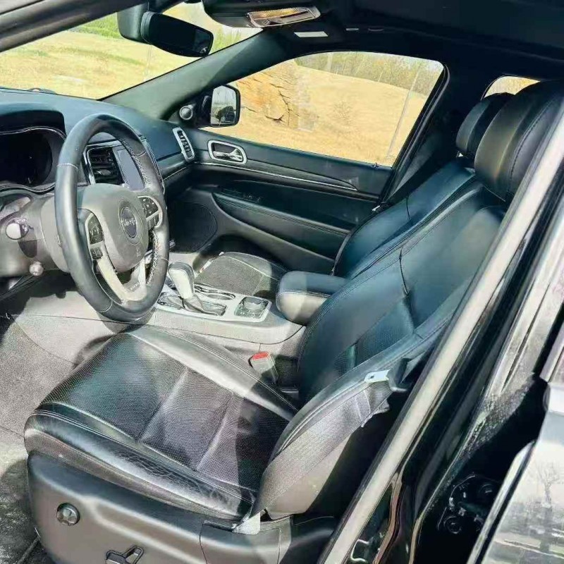 济宁21年Jeep大切诺基5