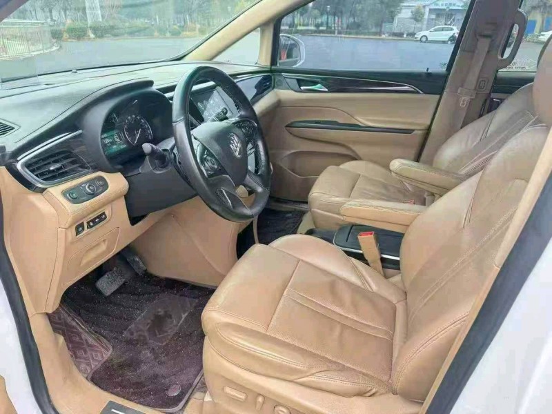 东营19年别克GL84