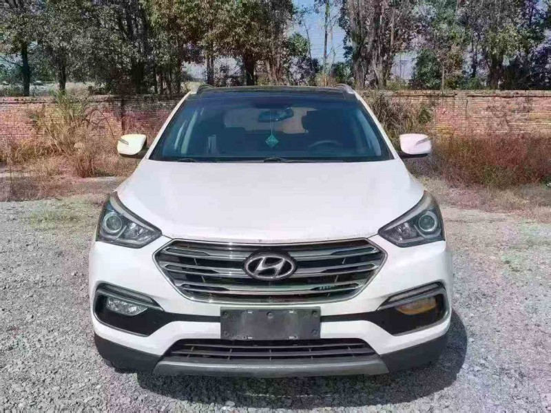 岳阳17年现代新胜达1