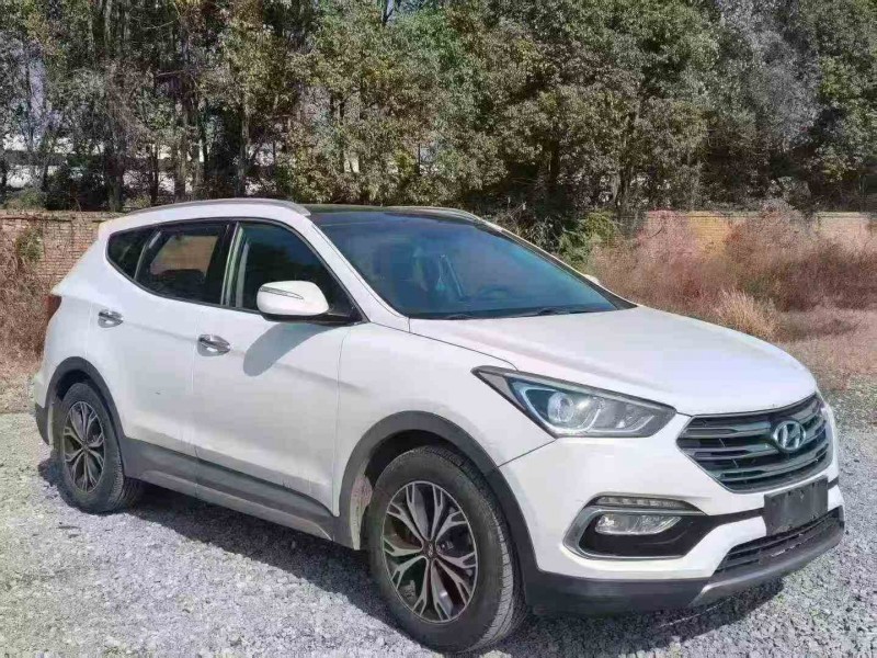 岳阳17年现代新胜达3