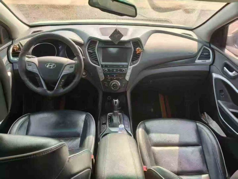 岳阳17年现代新胜达5