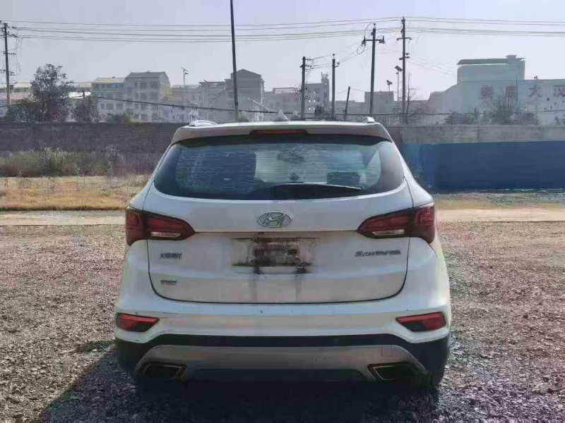 岳阳17年现代新胜达9