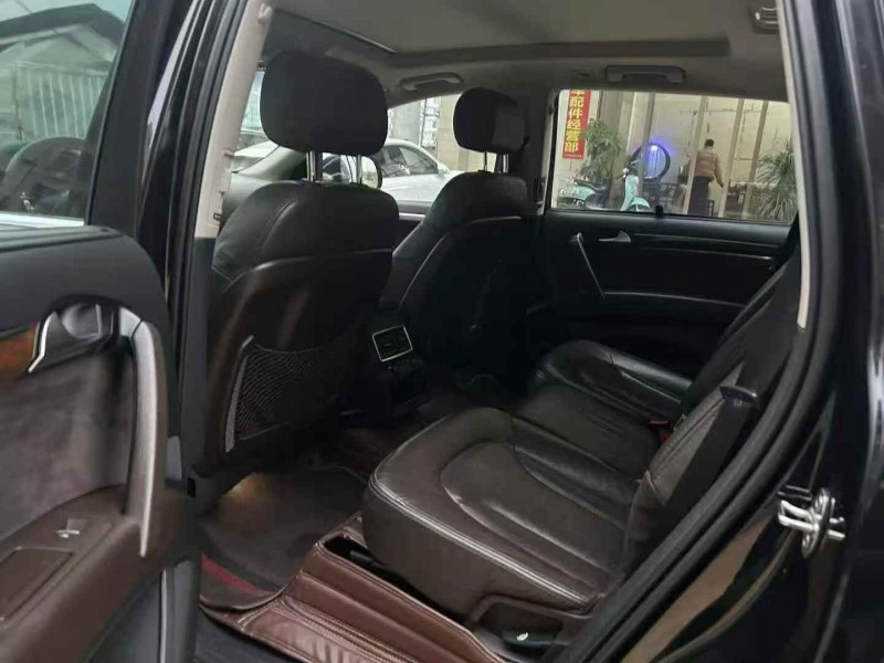 贵港13年奥迪Q78