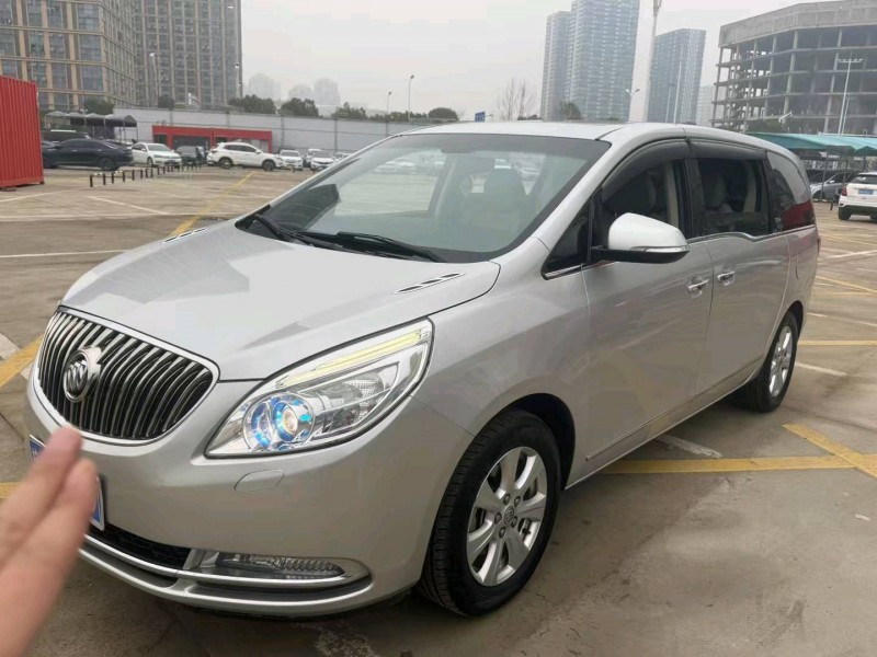 武汉16年别克君威3