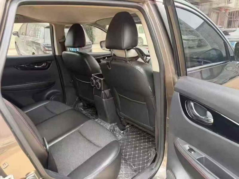 贵港18年日产逍客8