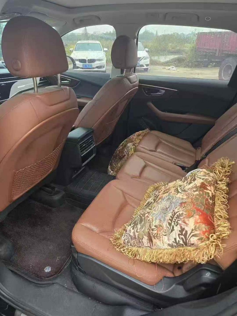 苏州22年奥迪Q77