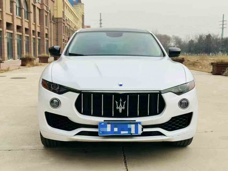 济宁18年玛莎拉蒂Levante1