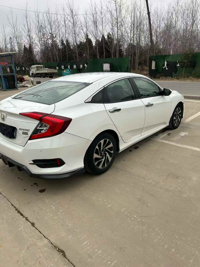 济宁16年本田思域8