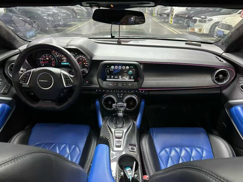 成都18年雪佛兰科迈罗6