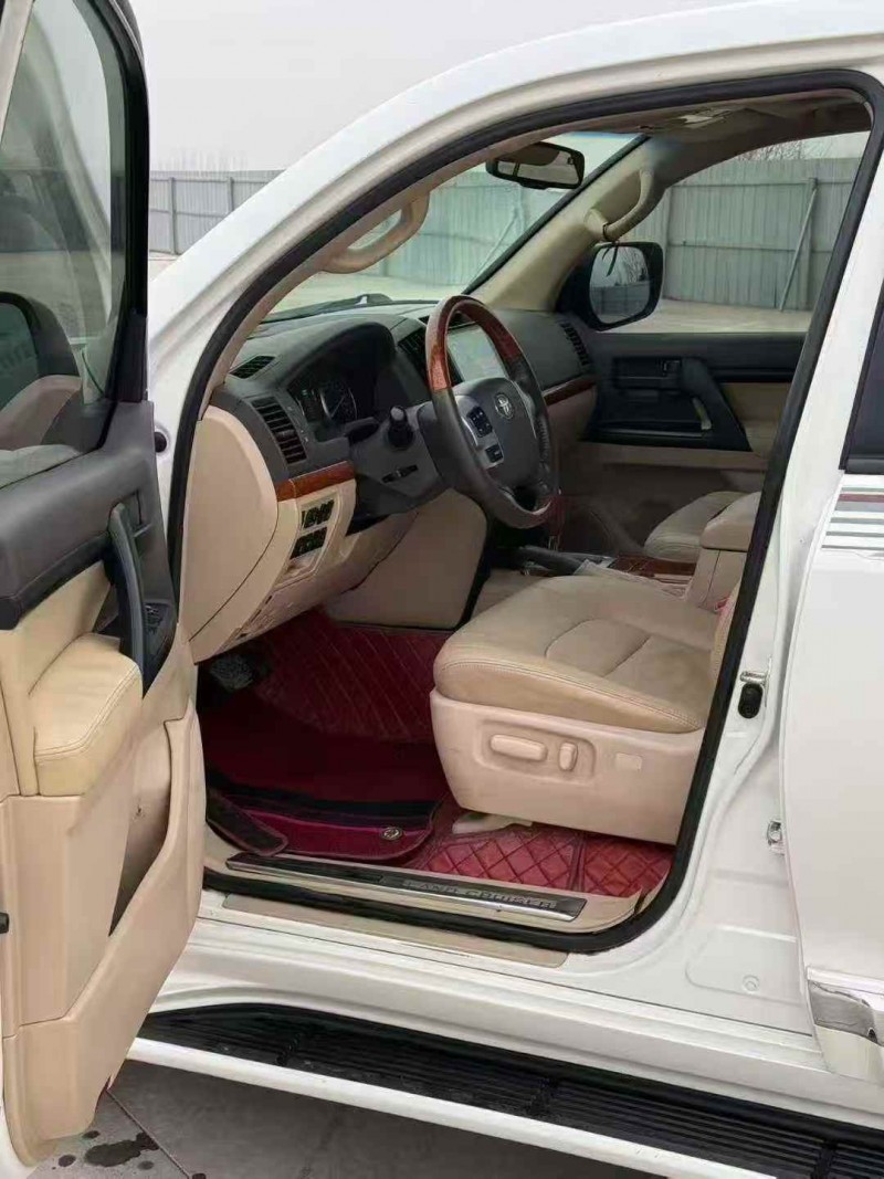 东营16年丰田兰德酷路泽4