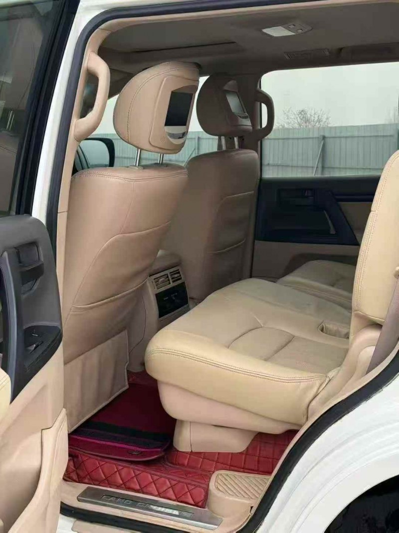 东营16年丰田兰德酷路泽5