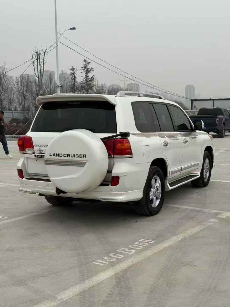 东营16年丰田兰德酷路泽7