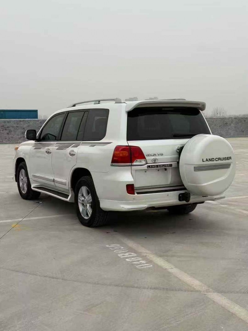 东营16年丰田兰德酷路泽8