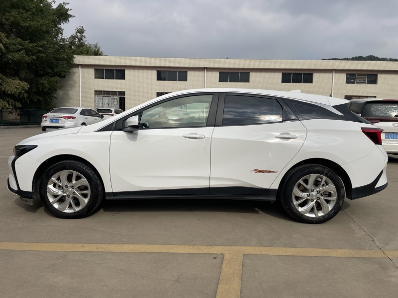 中山24年别克微蓝3