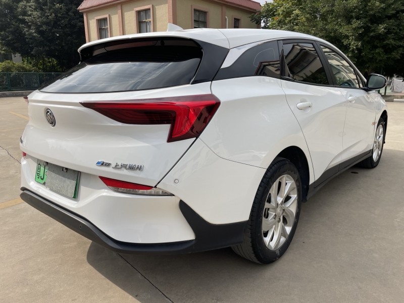 中山24年别克微蓝4
