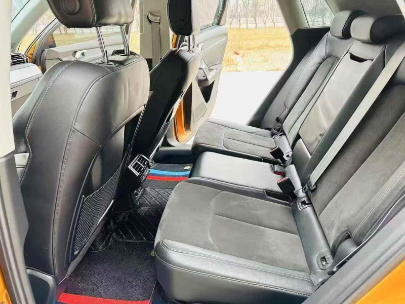 济宁20年奥迪Q36