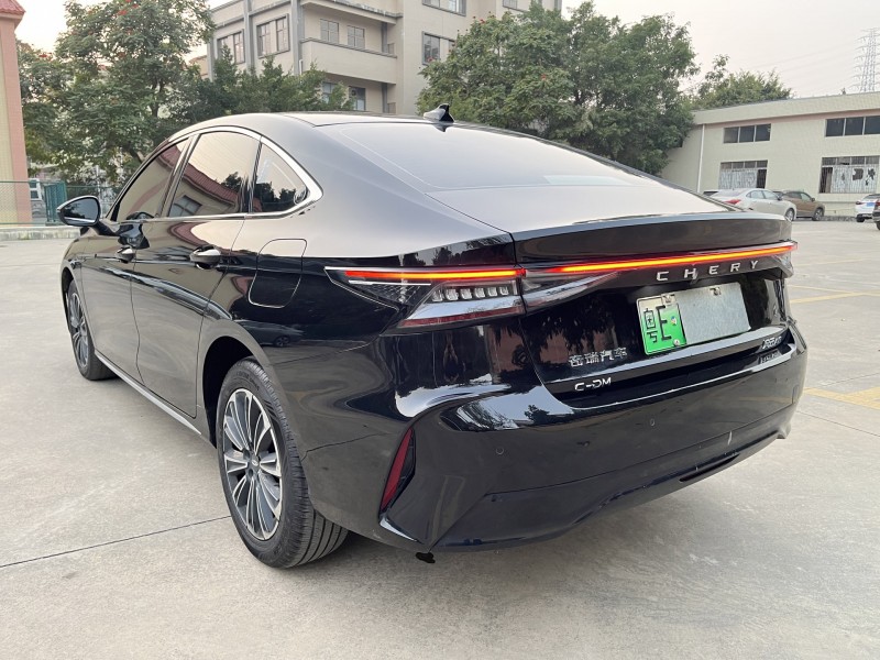 中山25年奇瑞风云8