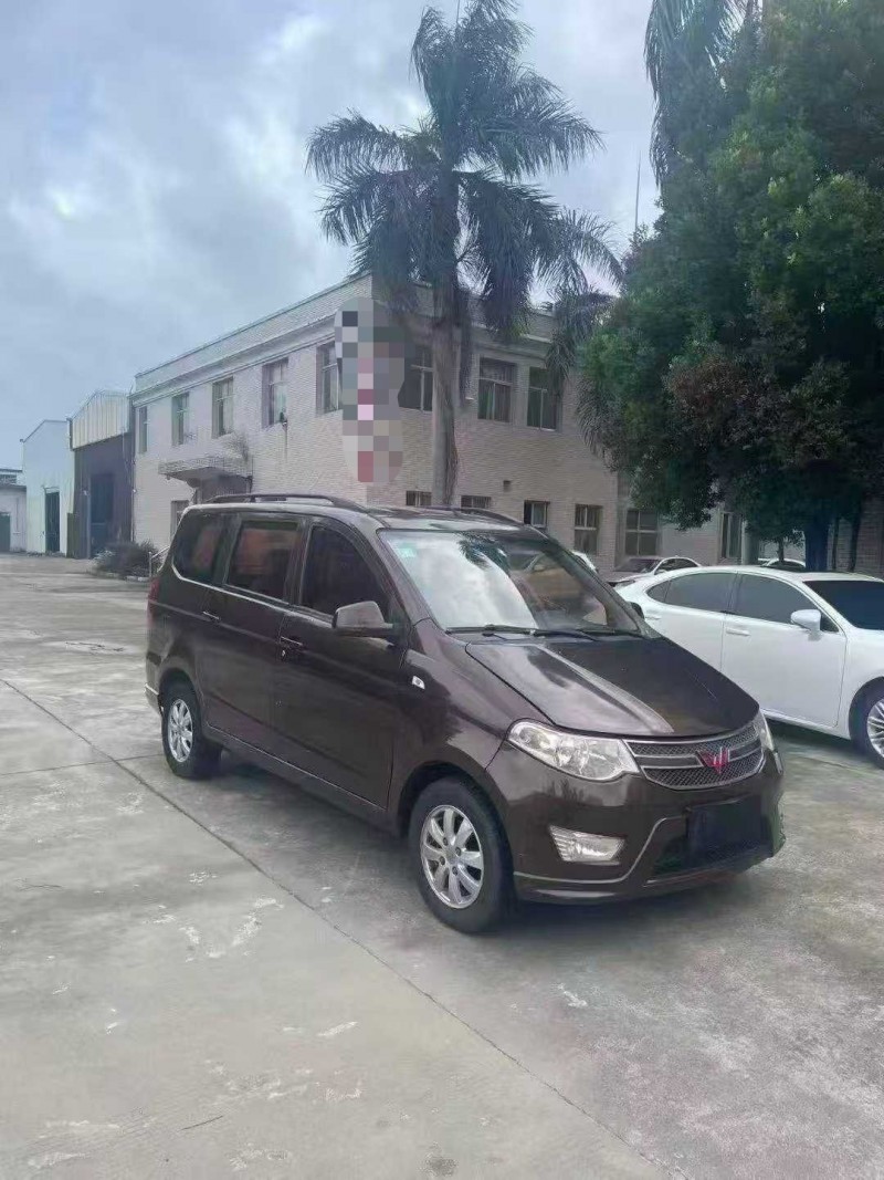 漳州17年五菱汽车宏光2