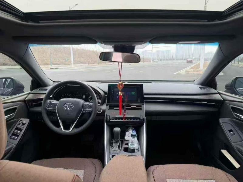 唐山23年丰田亚洲龙5