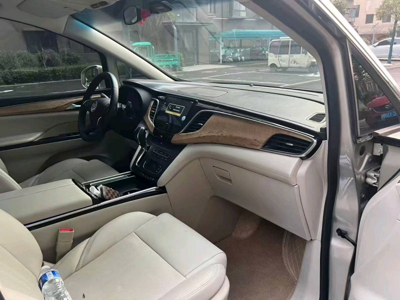 徐州18年别克GL84