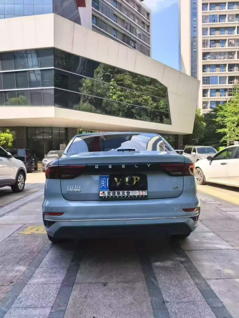 漳州23年吉利帝豪9