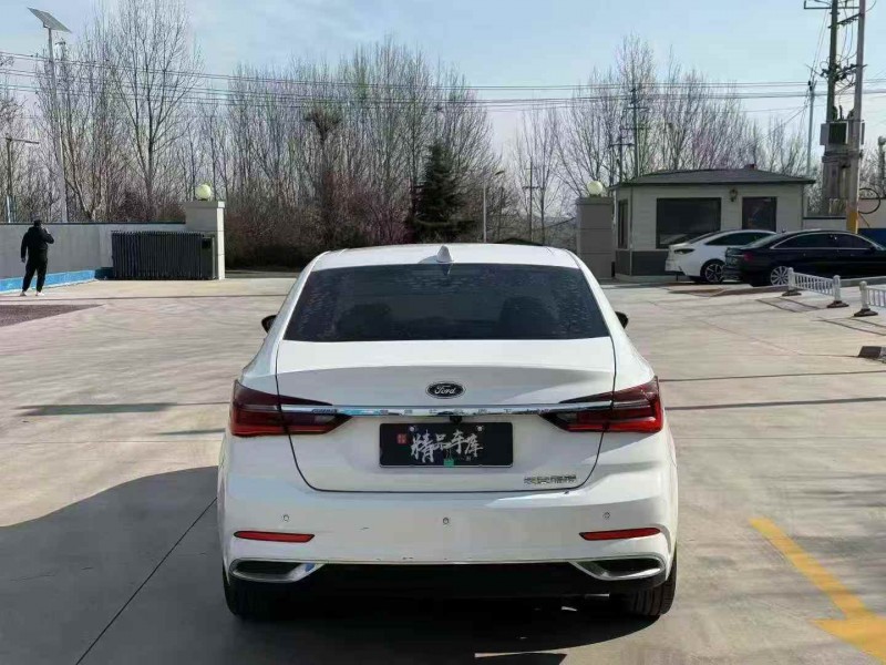 枣庄21年福特福睿斯9