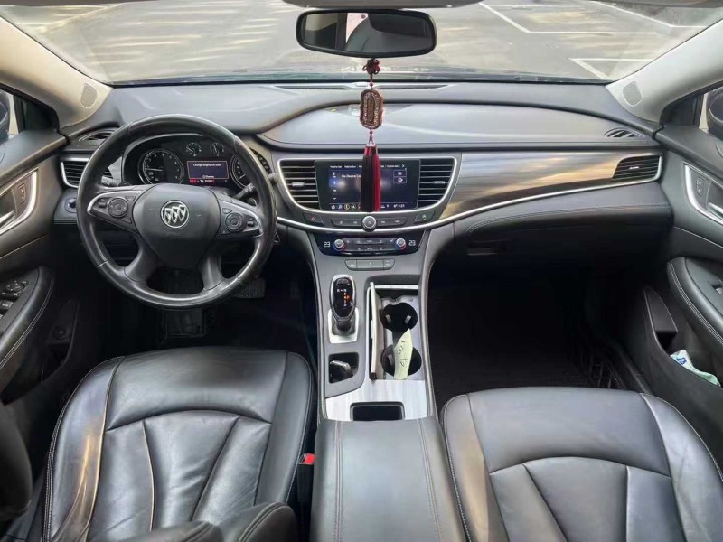 徐州20年别克君越5