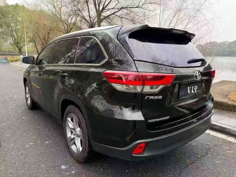 吉安21年丰田汉兰达7