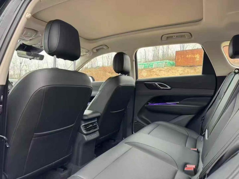 枣庄26年红旗HS37