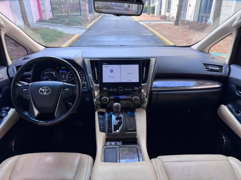 新乡20年丰田埃尔法9