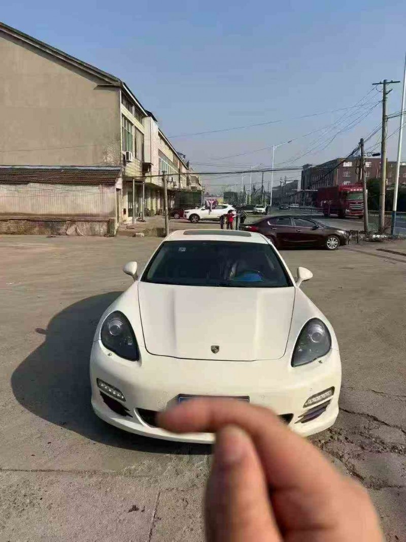 淮安12年保时捷帕拉梅拉1