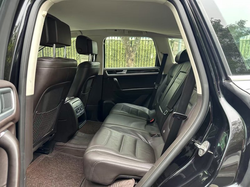 深圳17年大众途锐8