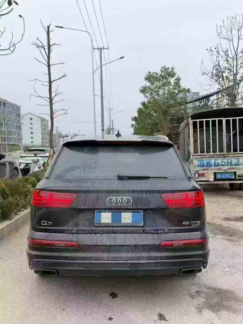 衡阳18年奥迪Q78