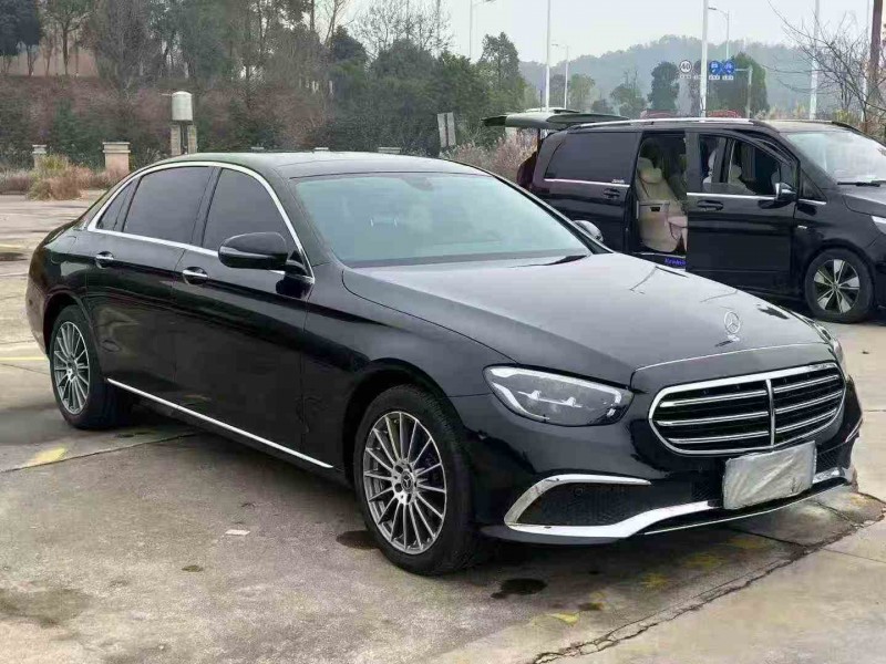 张家界23年奔驰E2