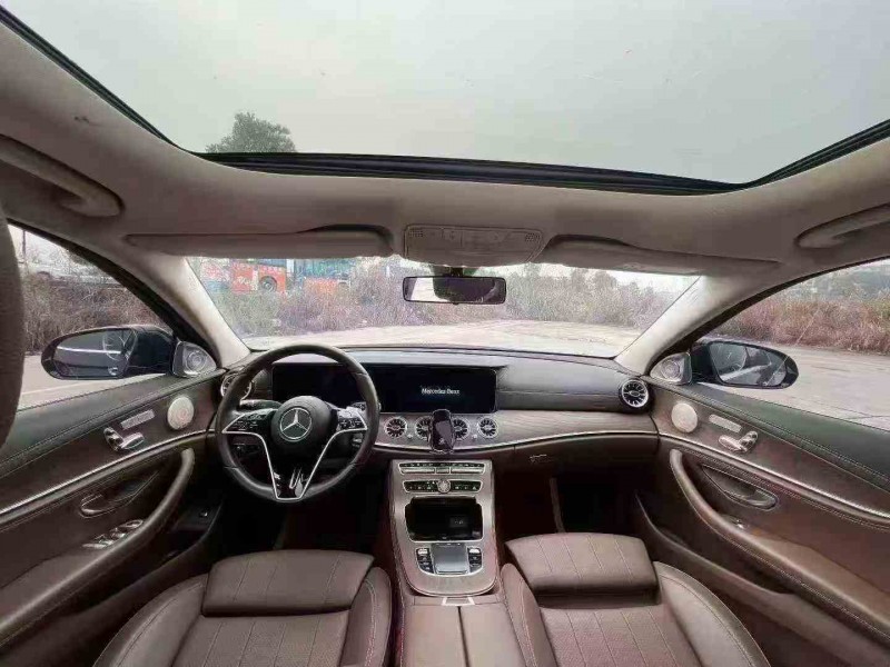 张家界23年奔驰E4