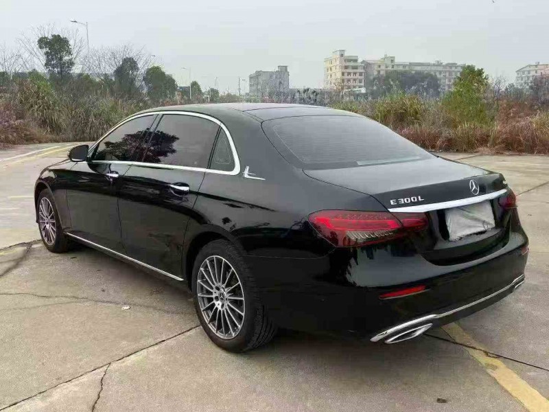 张家界23年奔驰E7