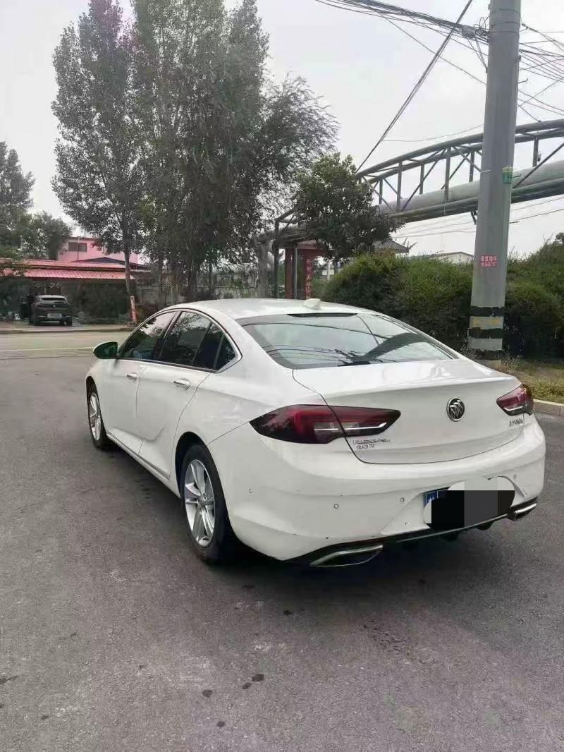 济南18年别克君威9