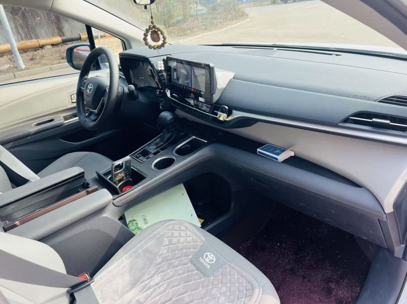 烟台25年丰田格瑞维亚5