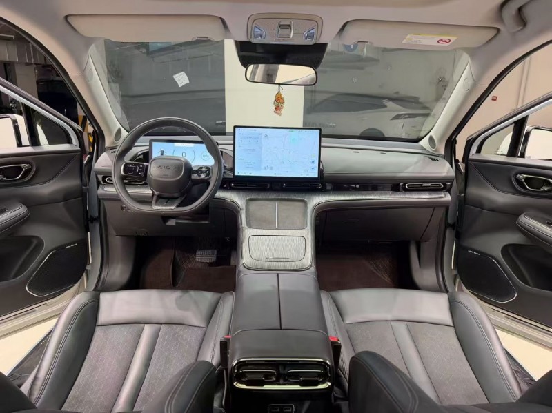 成都24年传祺埃安S8