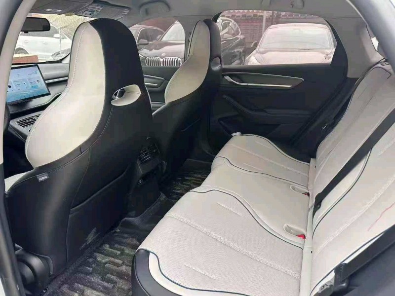 淄博24年比亚迪驱逐舰4