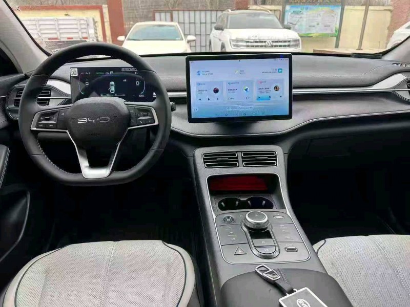 淄博24年比亚迪驱逐舰5