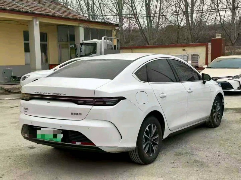 淄博24年比亚迪驱逐舰7