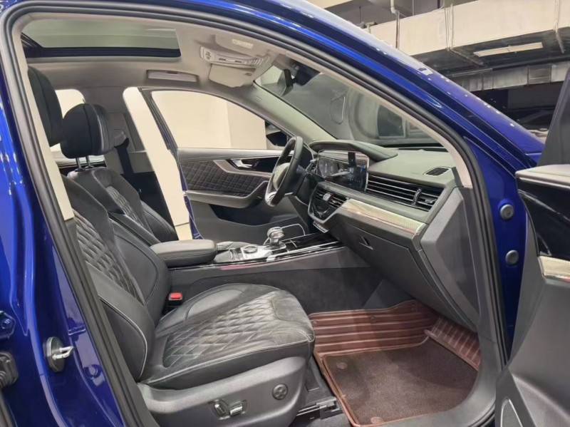 成都20年红旗HS53