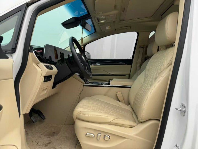 济宁23年别克GL84