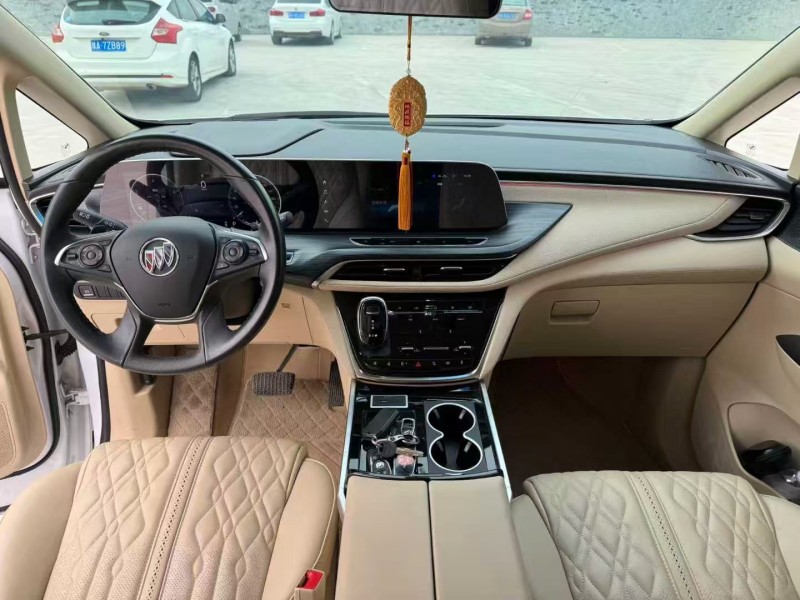 济宁23年别克GL85