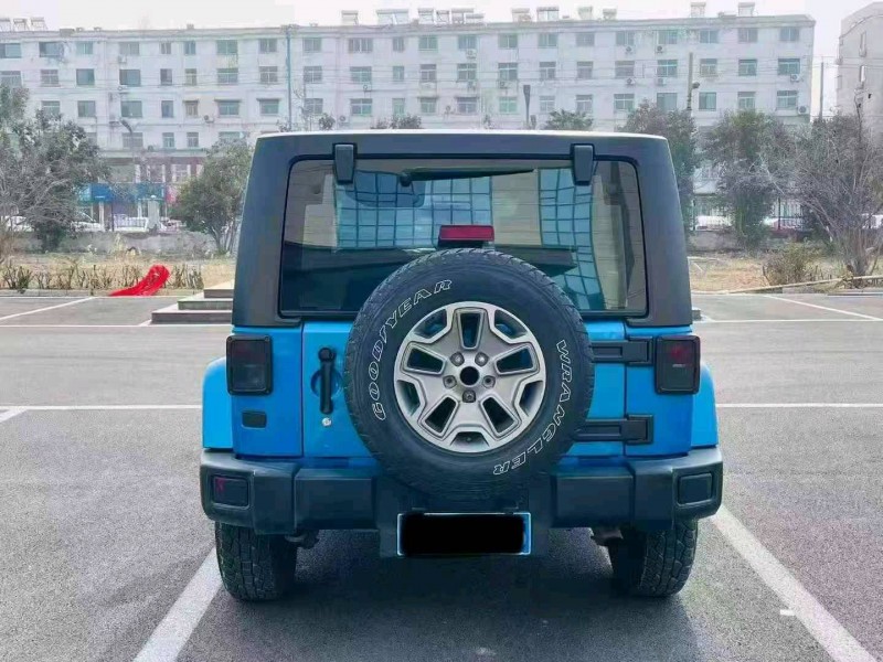 济宁17年Jeep牧马人9