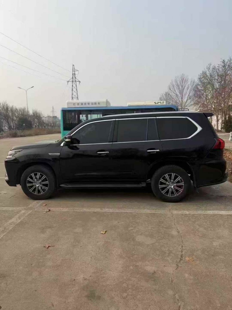 烟台12年雷克萨斯LX7