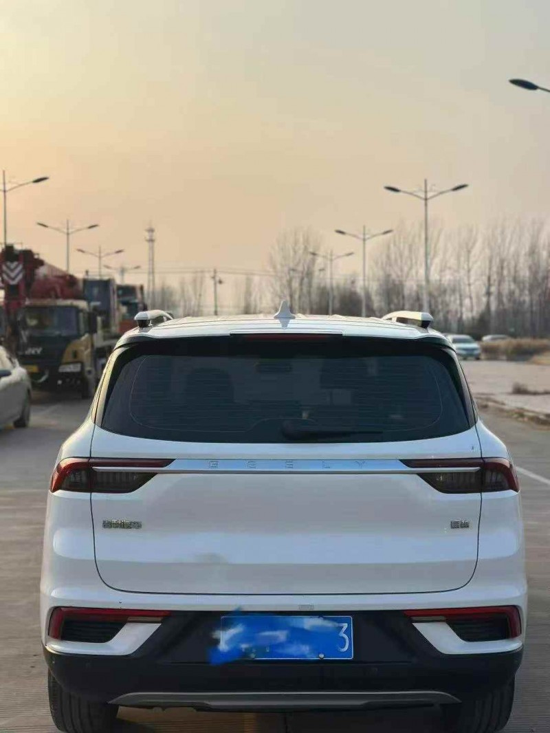 济南21年吉利帝豪9